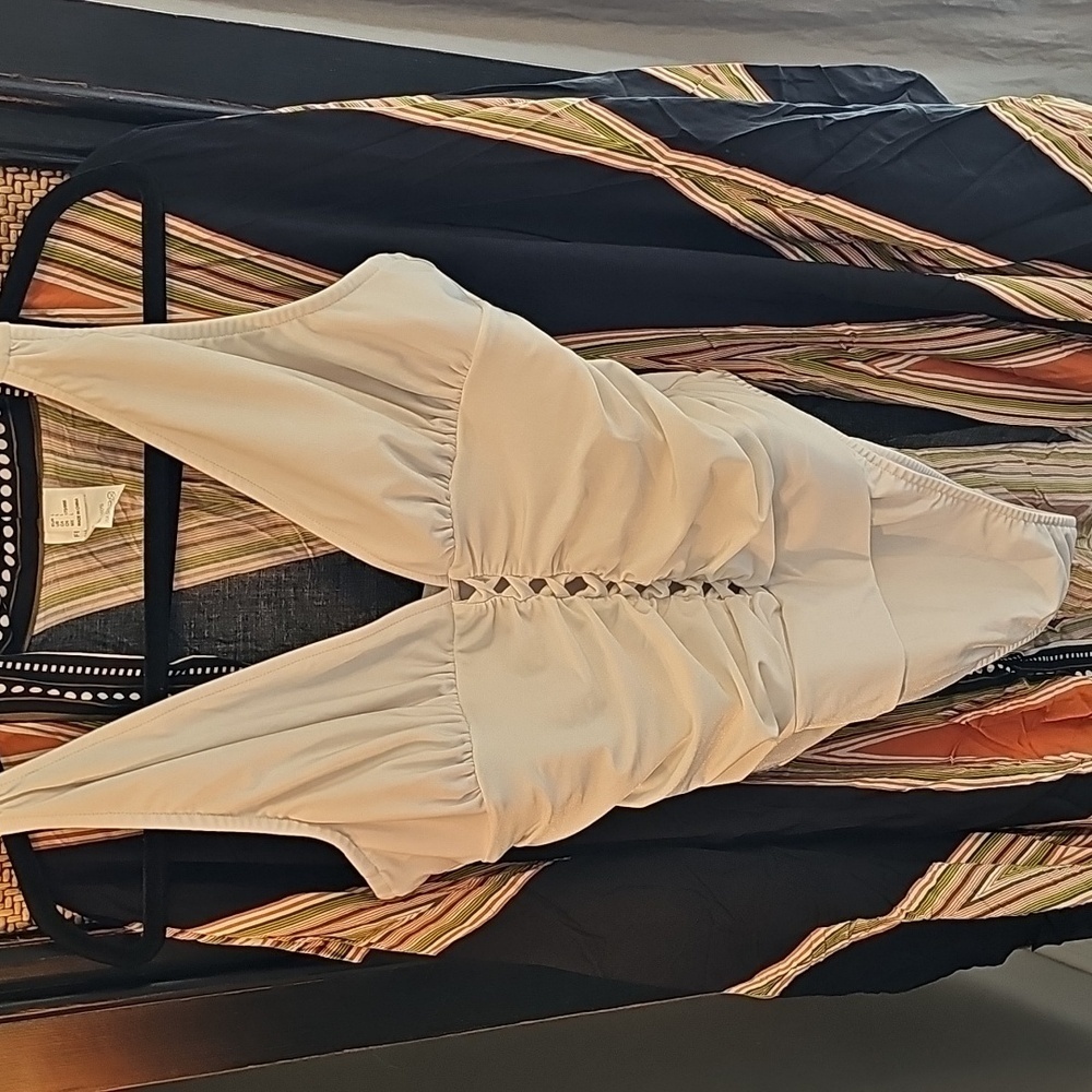Elegant White Swimsuit With Multi-Color Coverup - Picture 2 of 8